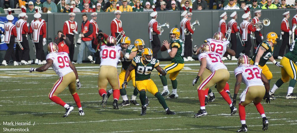 San Francisco 49ers defence in action against Green Bay Packers